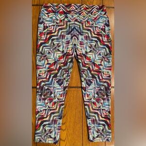 NWT Earthbound Trading Co. Print Yoga Geo-print,size large,length 30/inseam21.5